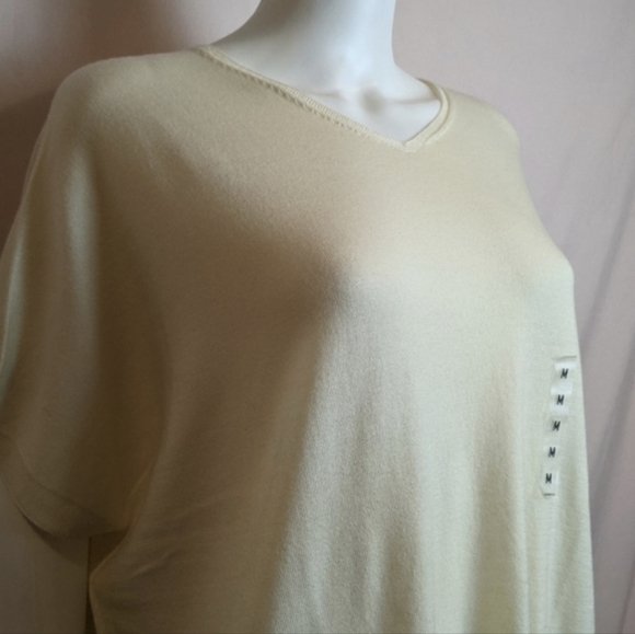 Uniqlo x Theory 100% Wool V Neck Neutral Cream Knit Tunic Top size Medium - Picture 2 of 10